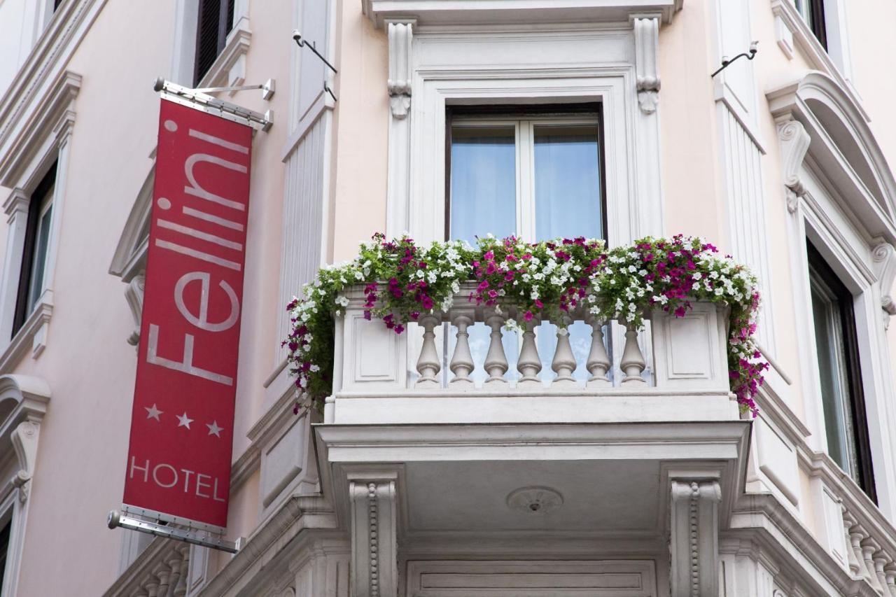 Hotel Fellini A Fontana Di Trevi Rome
